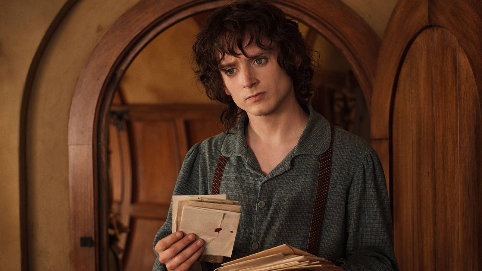 Elijah Wood Addresses Frodo & Gandalf Reunion In New Lord Of The Rings Movie: "A Wizard Is To Be Trusted"