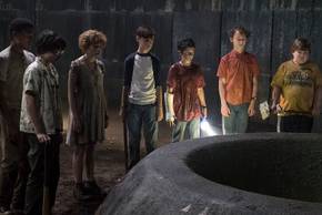 The Losers underneath Neibolt Street's house in It 2017