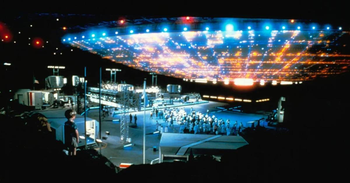 screenrant.com - Shawn S. Lealos - 10 Greatest Sci-Fi Movies About UFO