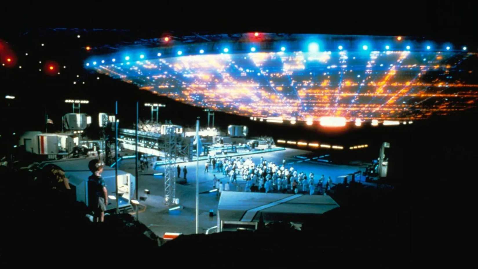 the spacecraft landing in close encounters of the third kind