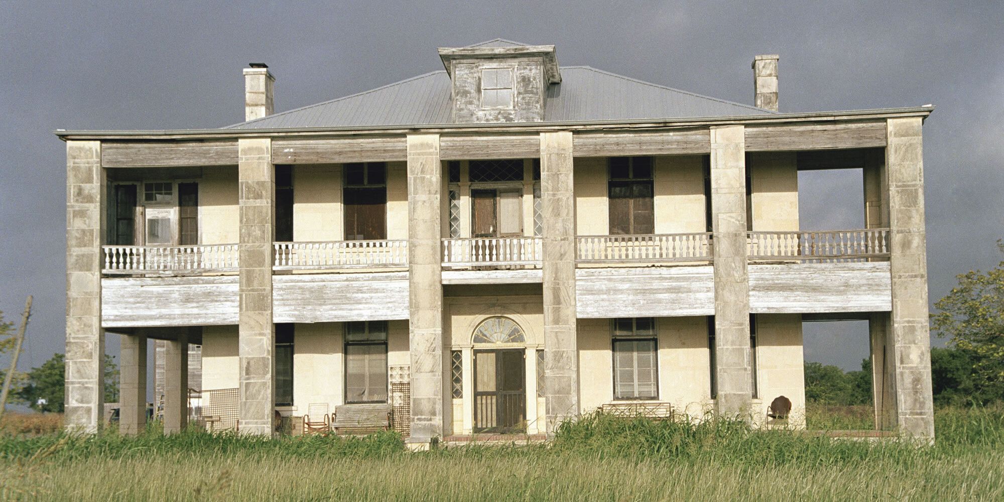 A large house in The Texas Chainsaw Massacre.