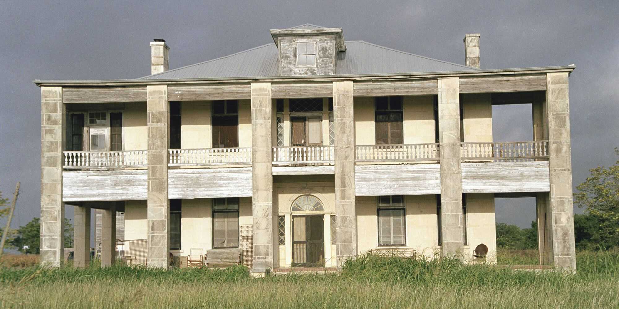 A large house in The Texas Chainsaw Massacre.