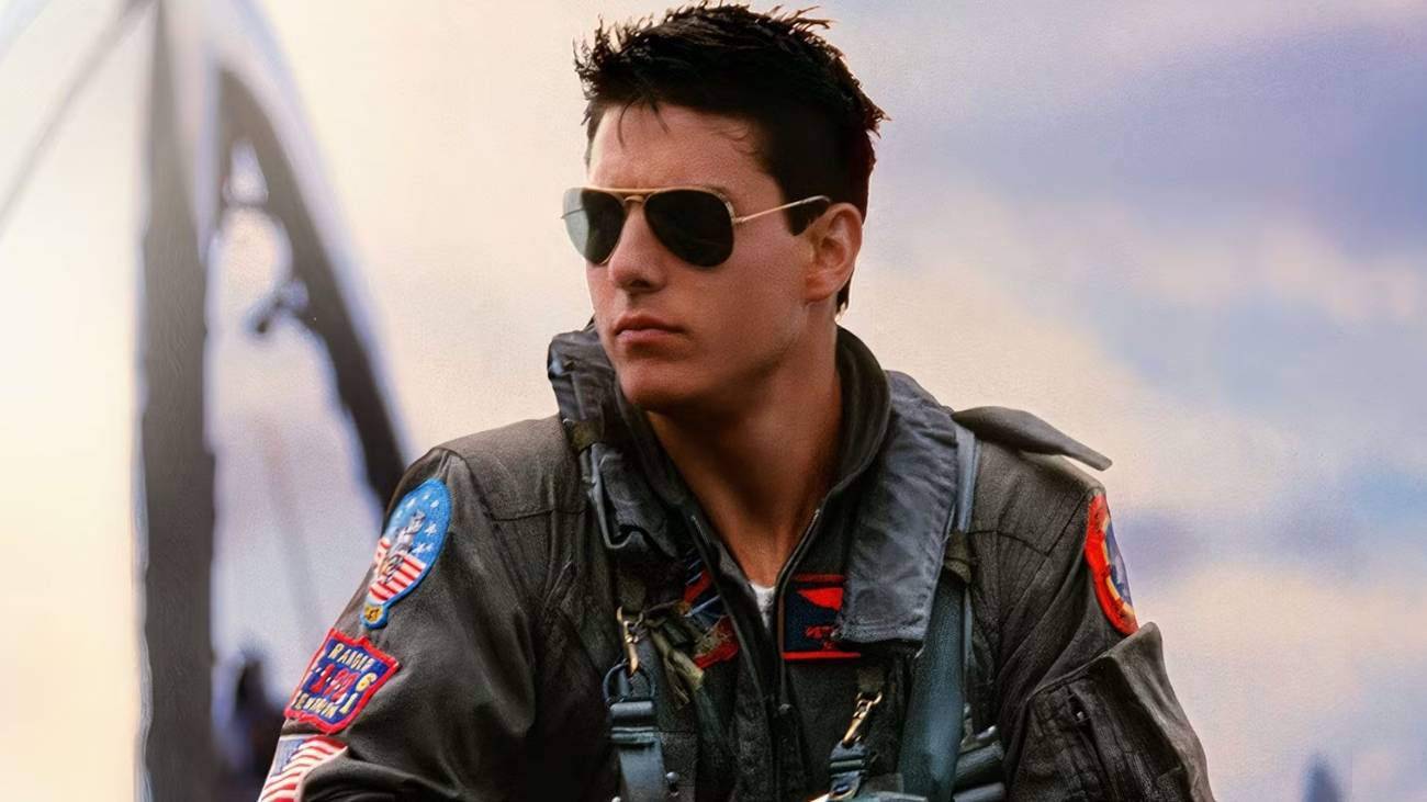 tom cruise as maverick in top gun