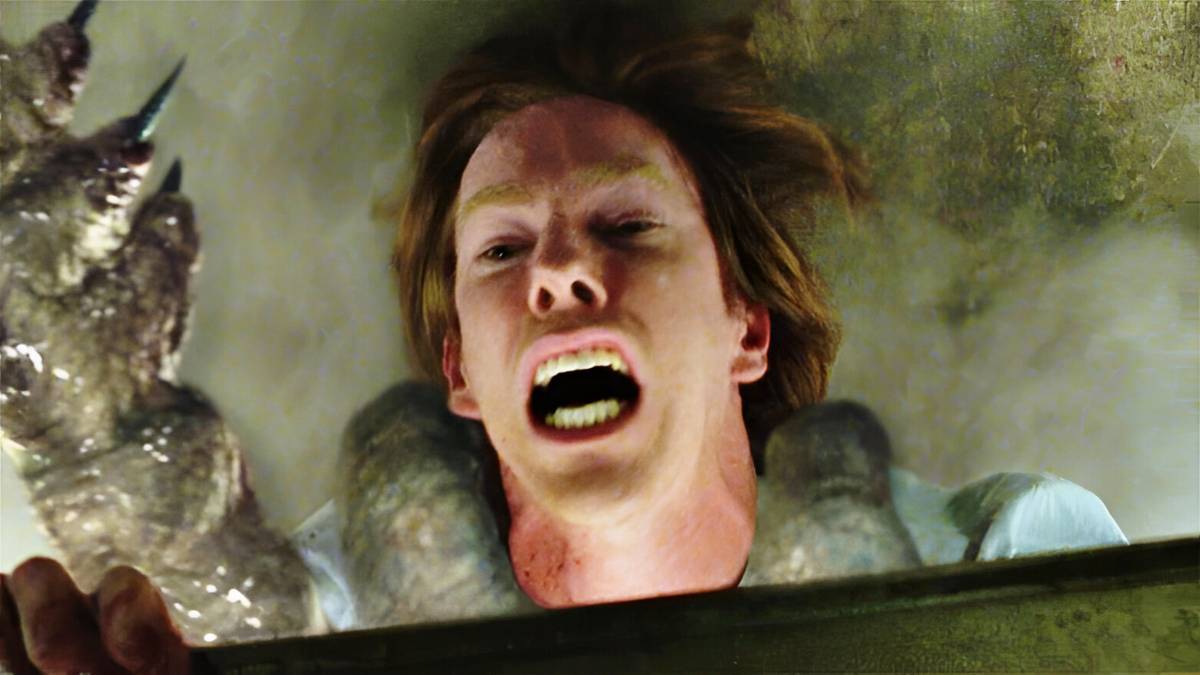 Mike Flanagan's The Mist: A Lovecraftian Challenge In Stephen King Movie