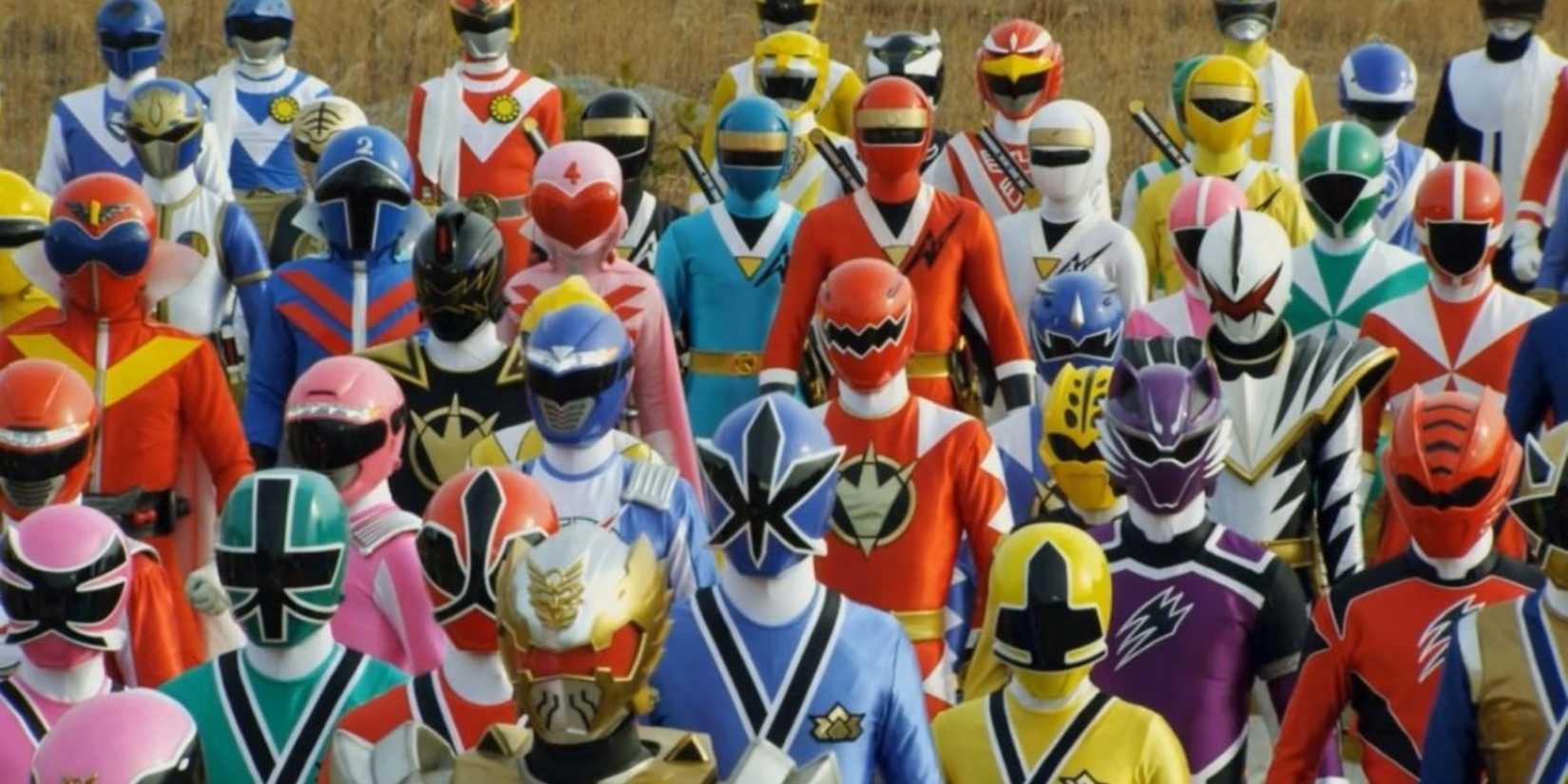 Eine Gruppe von Rangern aus verschiedenen Epochen in Super Sentai