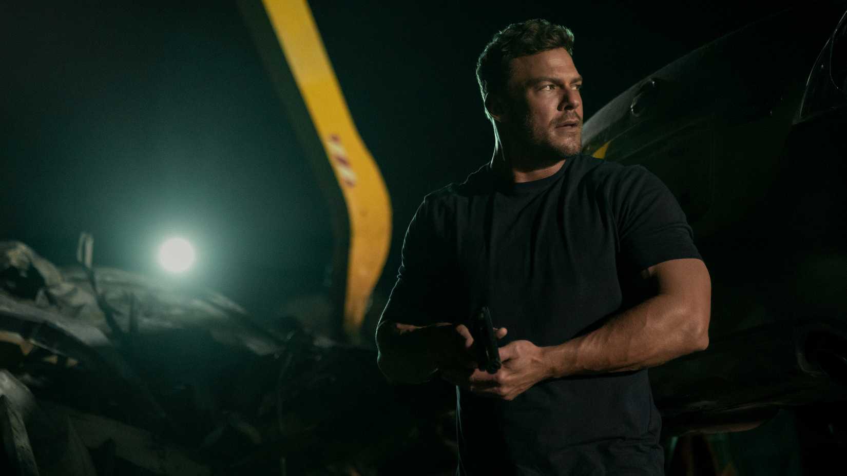 Reacher Star Alan Ritchson Caught Allegedly Beating Up Neighbor On Video