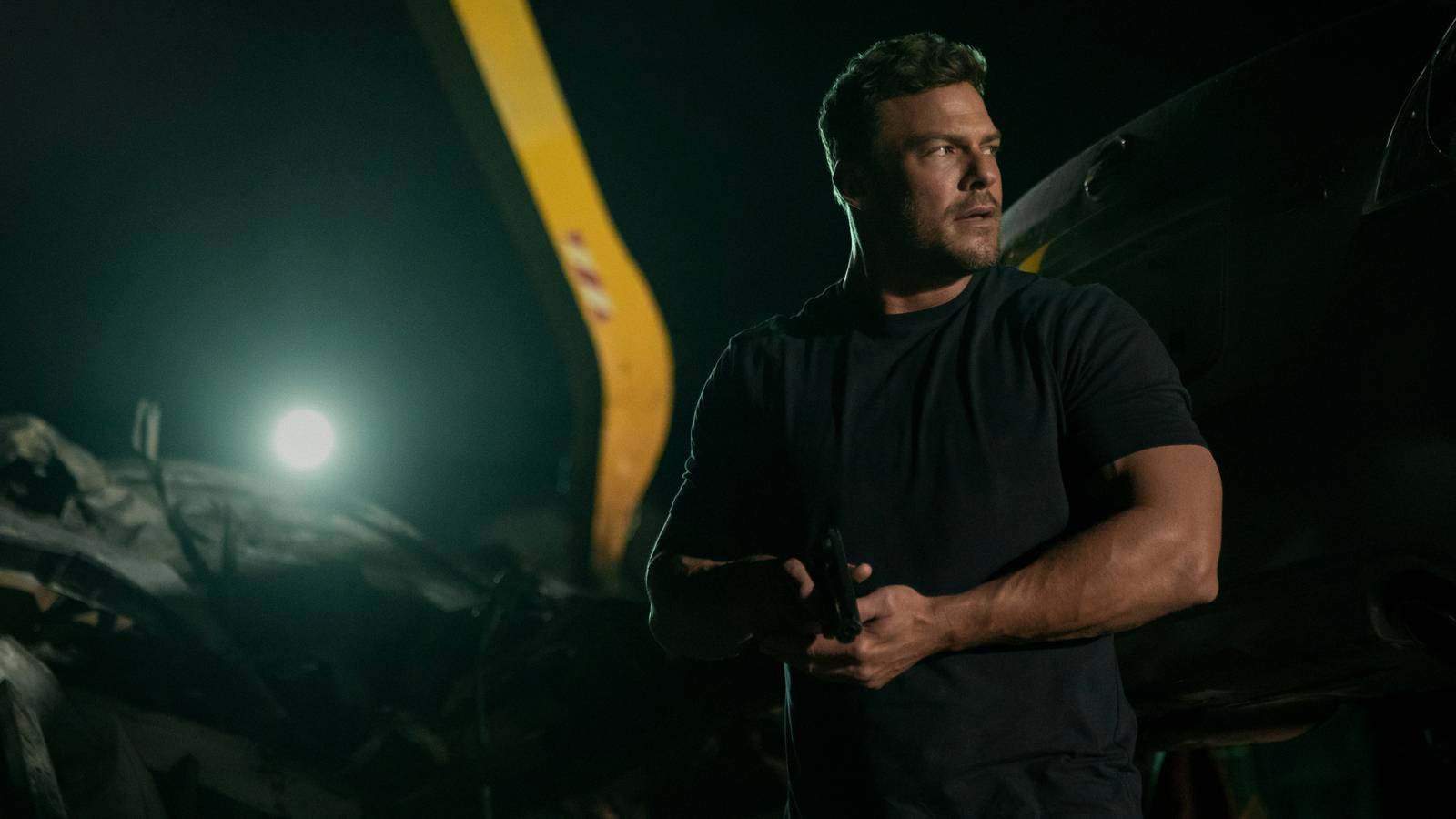 Prime Video Should Repeat Its Jack Ryan Trick With Alan Ritchson's Reacher