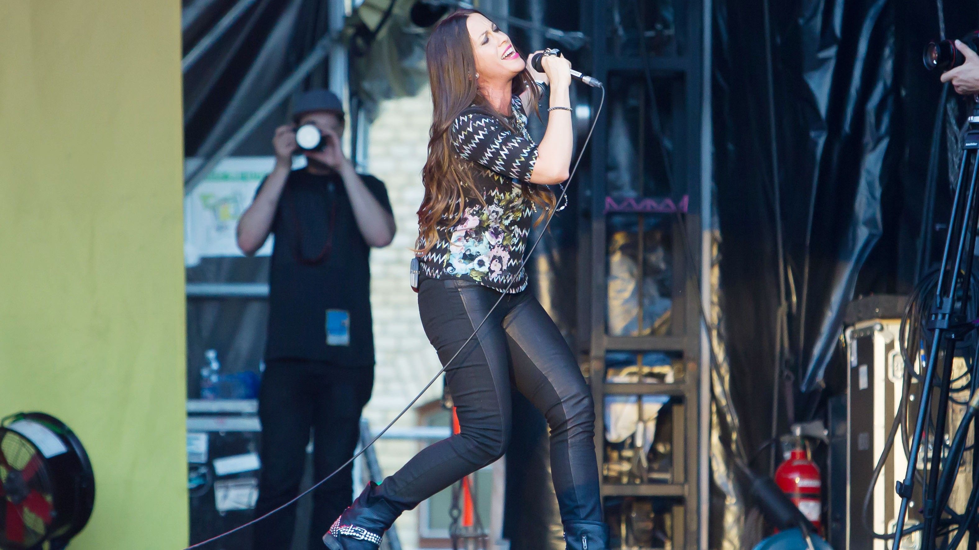 From Fleetwood Mac To Taylor Swift: 10 Breakup Songs For Valentine's Day Haters