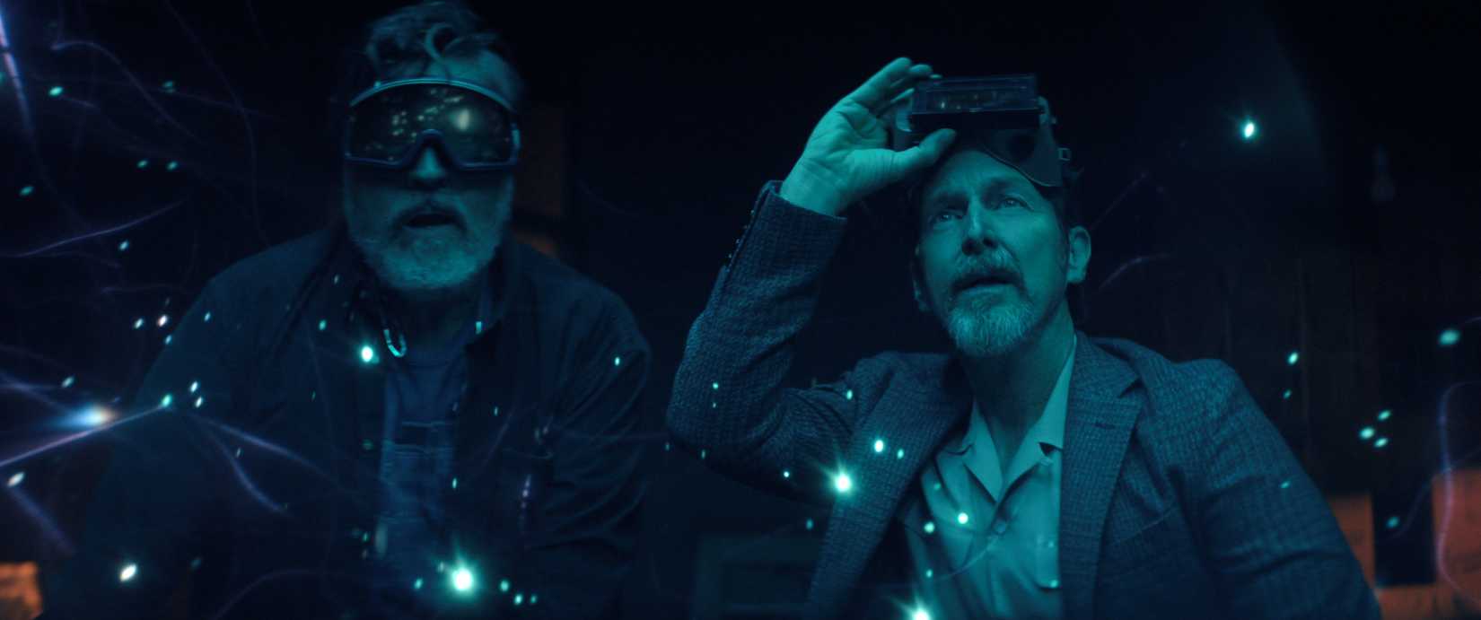 Alfred Molina e Denis O'Hare em cena de The Boroughs