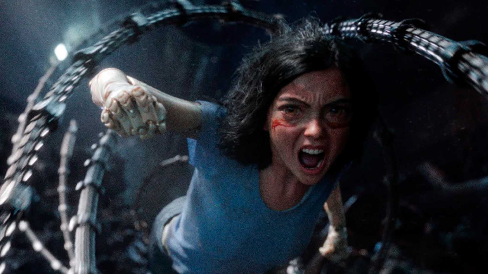 Alita winds up a punch in Battle Angel's ending