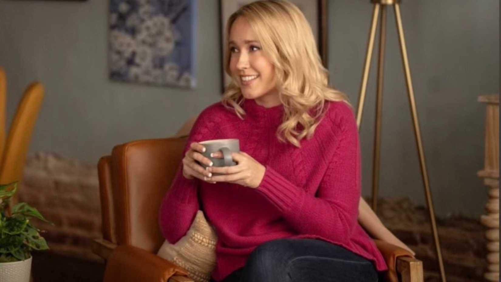 Anna Camp como Jessica Bowden em Scream 7