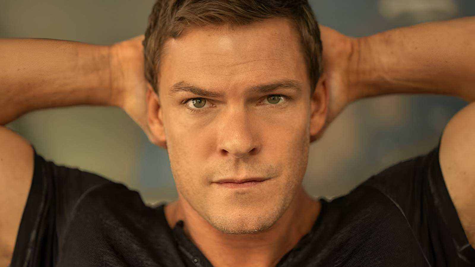 Alan Ritchson as Jack Reacher 