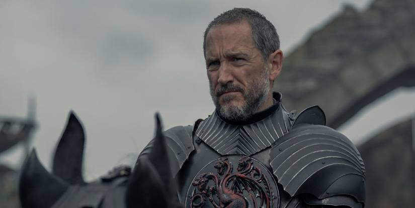 Baelor (Bertie Carvel) sieht besorgt auf seinem Pferd in „Ein Ritter der sieben Königreiche“ aus.