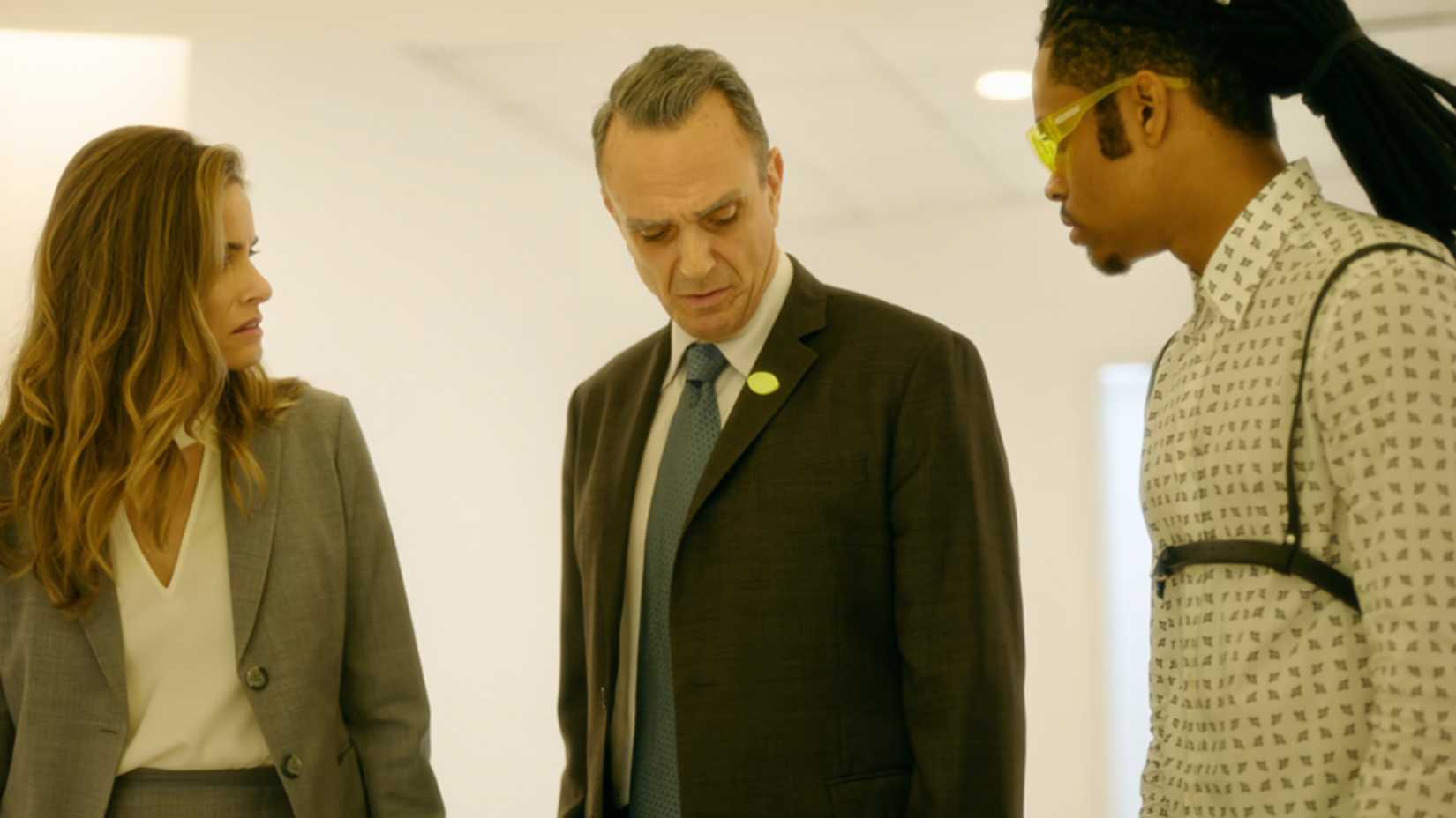 Personagem de Brockmire desconfiado de Limon