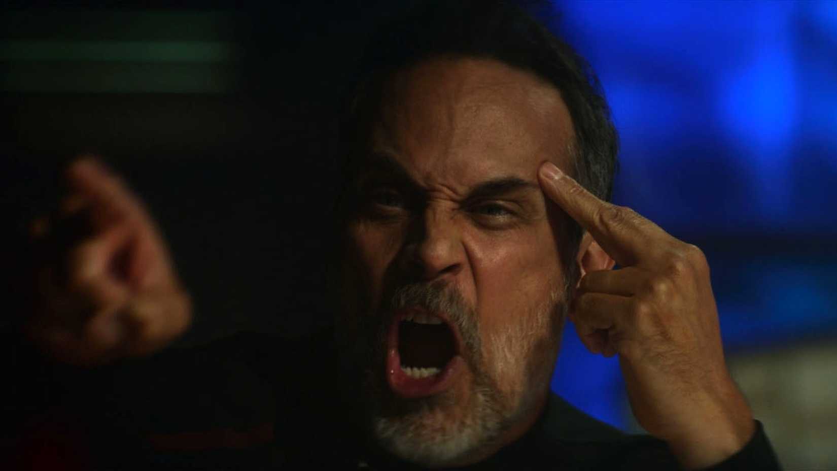 Captain Shaw schreit Picard an