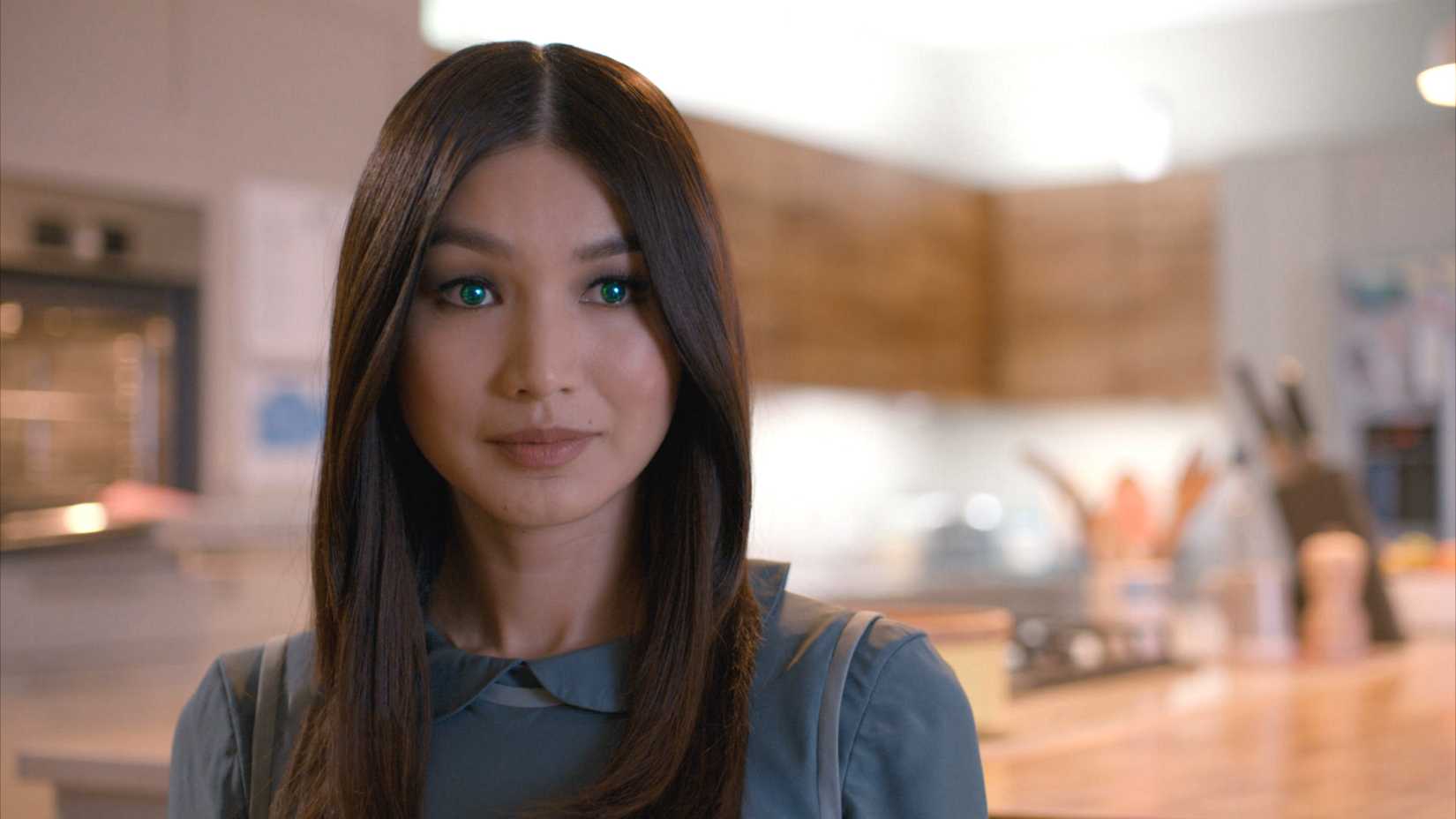 Gemma Chan in der Cyberpunk-Serie Humans.