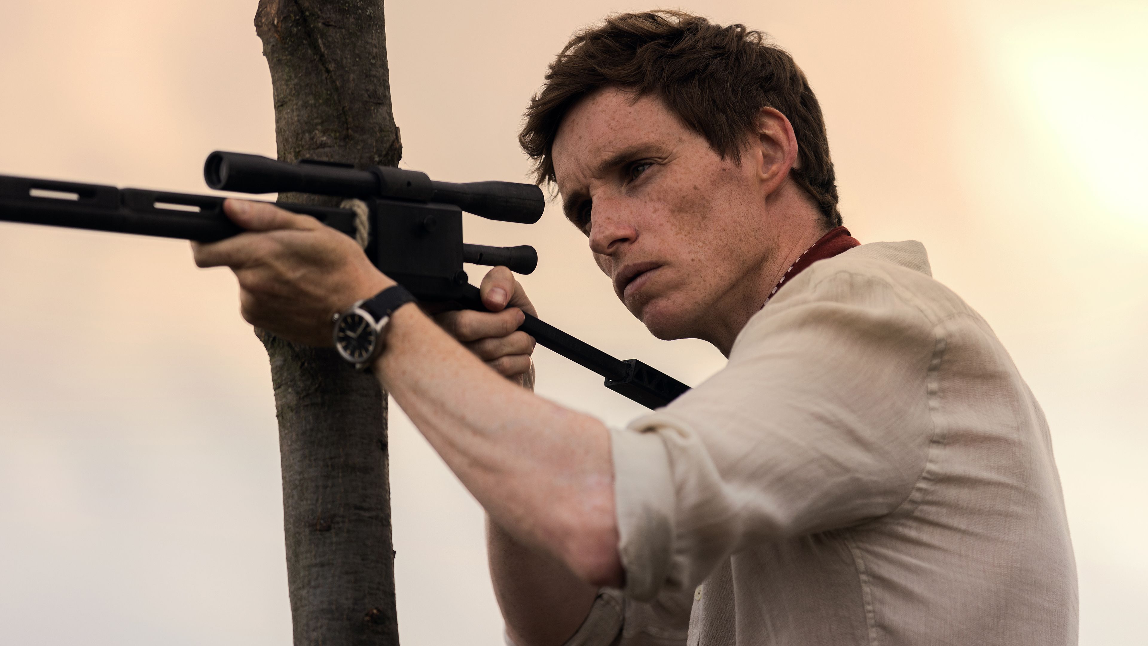 Eddie Redmayne como o protagonista em The Day of the Jackal