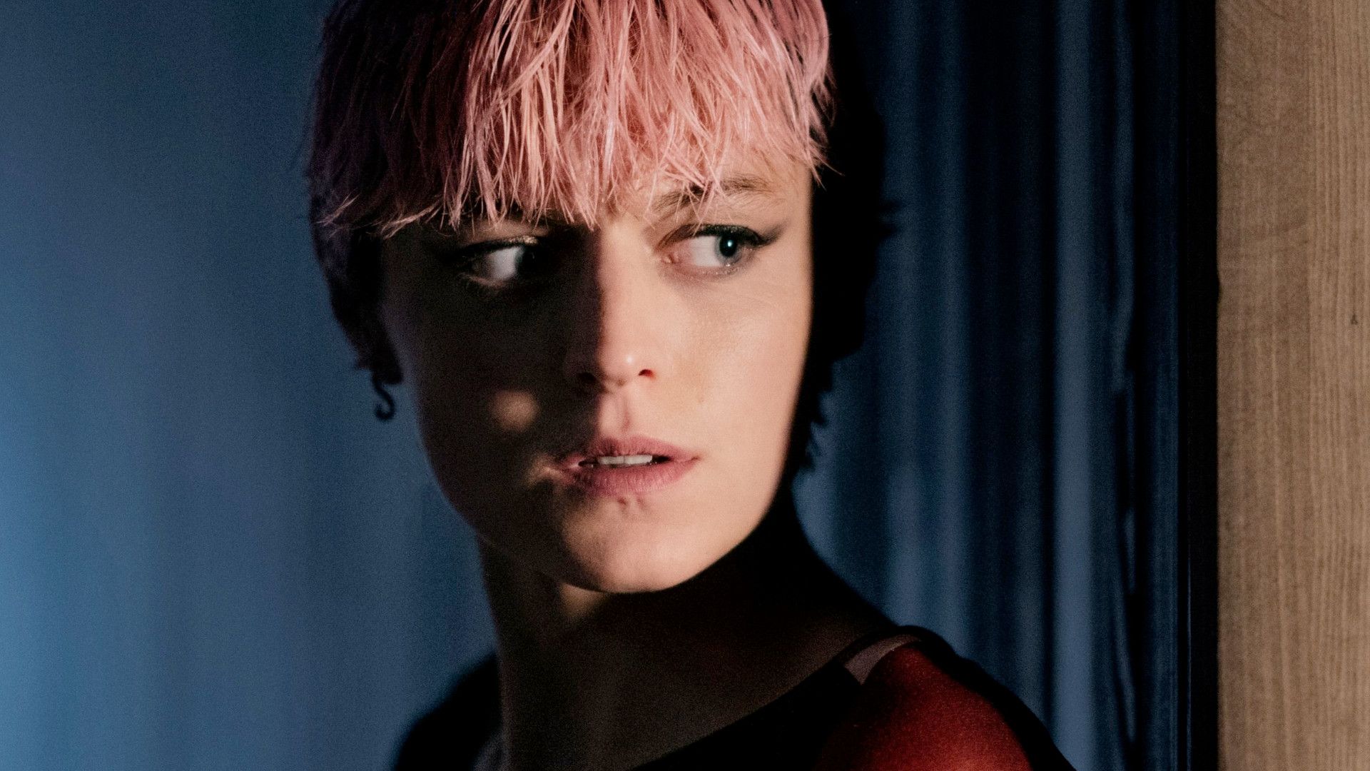 All 4 Emma Corrin Movies, Ranked By Box Office