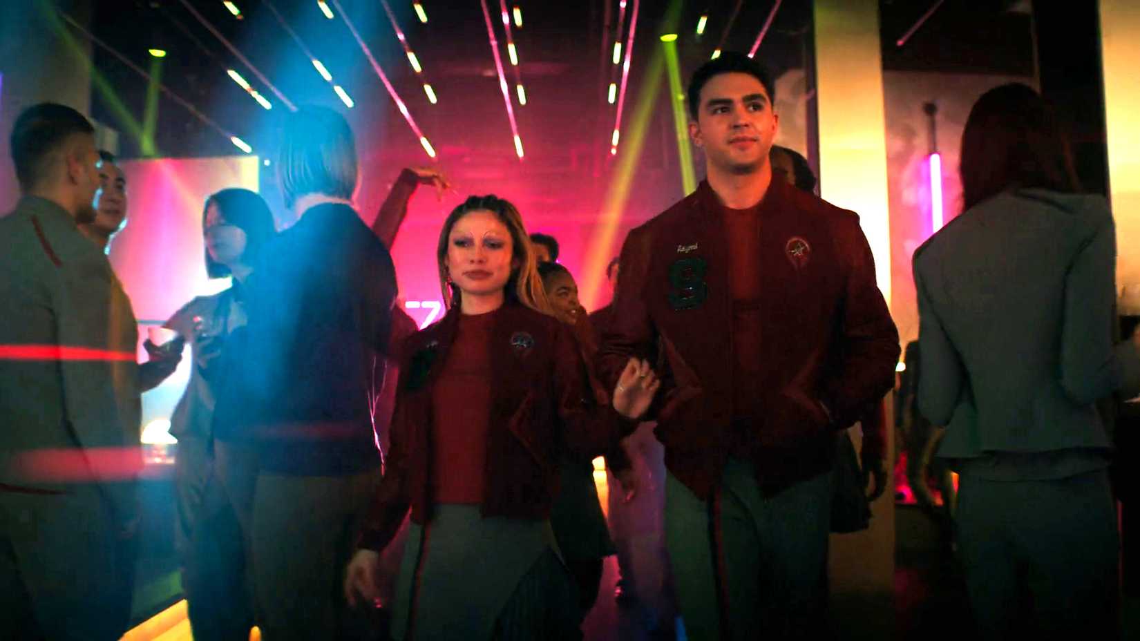 Genesis and Darem in da club in Starfleet Academy