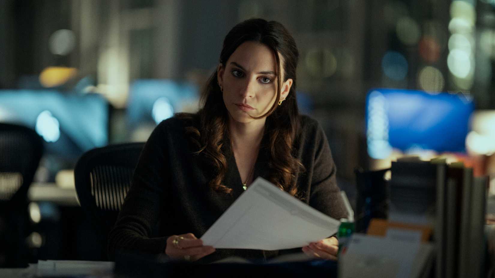 Genesis Rodriguez como Isabel em The Night Agent temporada 3
