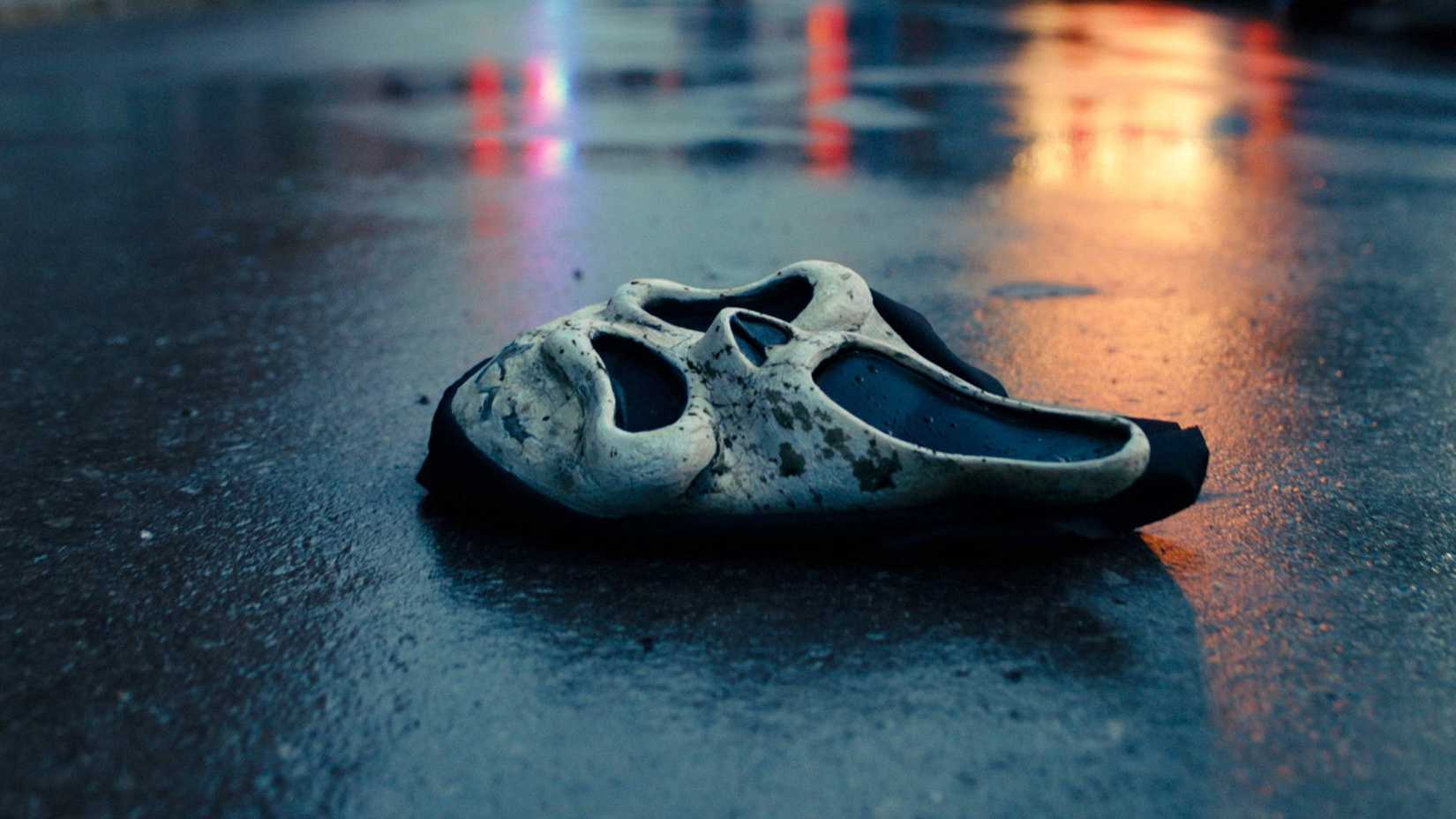 Ghostface mask on the ground in Scream VI