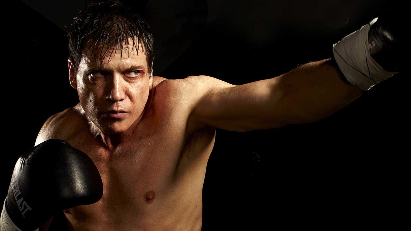 Holt McCallany in Lights Out (1)
