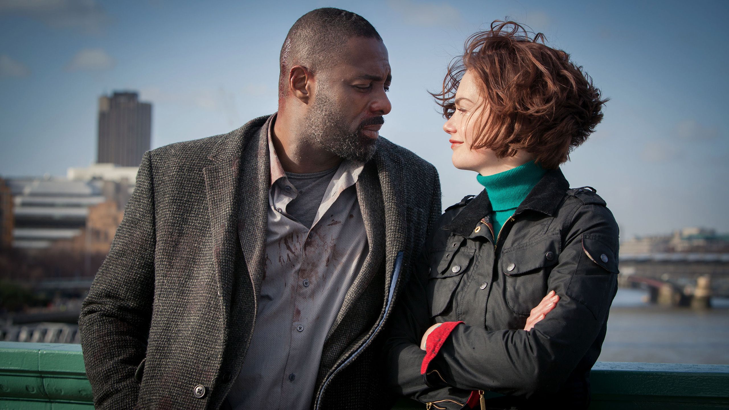 Idris Elba e Ruth Wilson em Luther