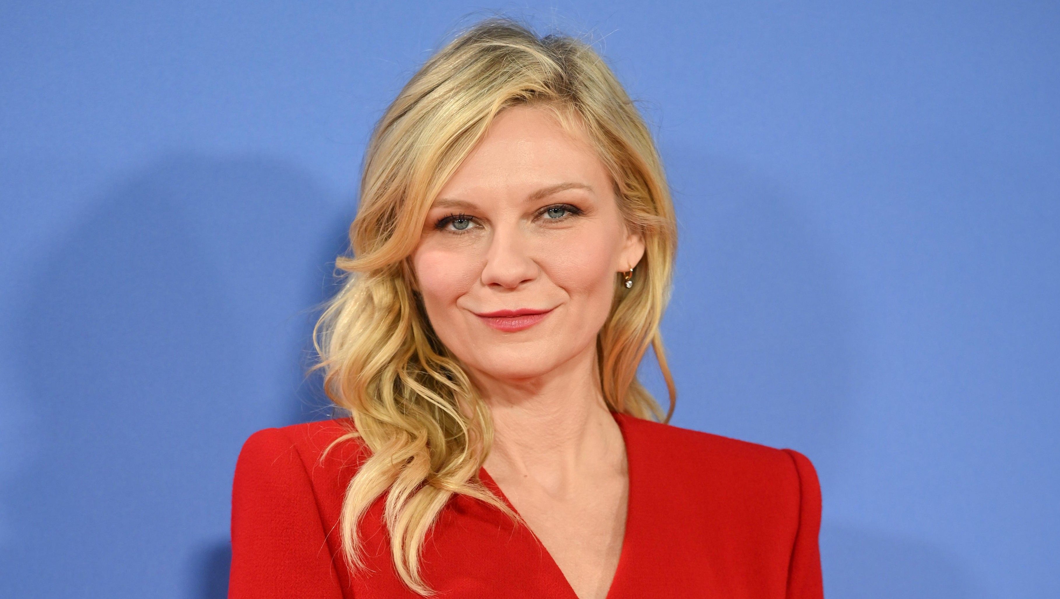 Kirsten Dunst em evento oficial de cinema
