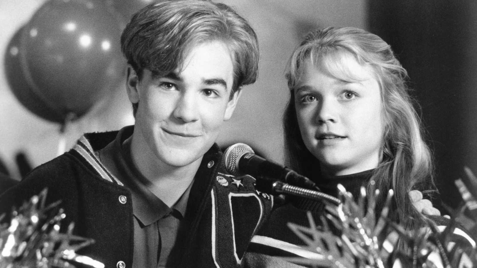 James Van Der Beek e Ariana Richards em Angus