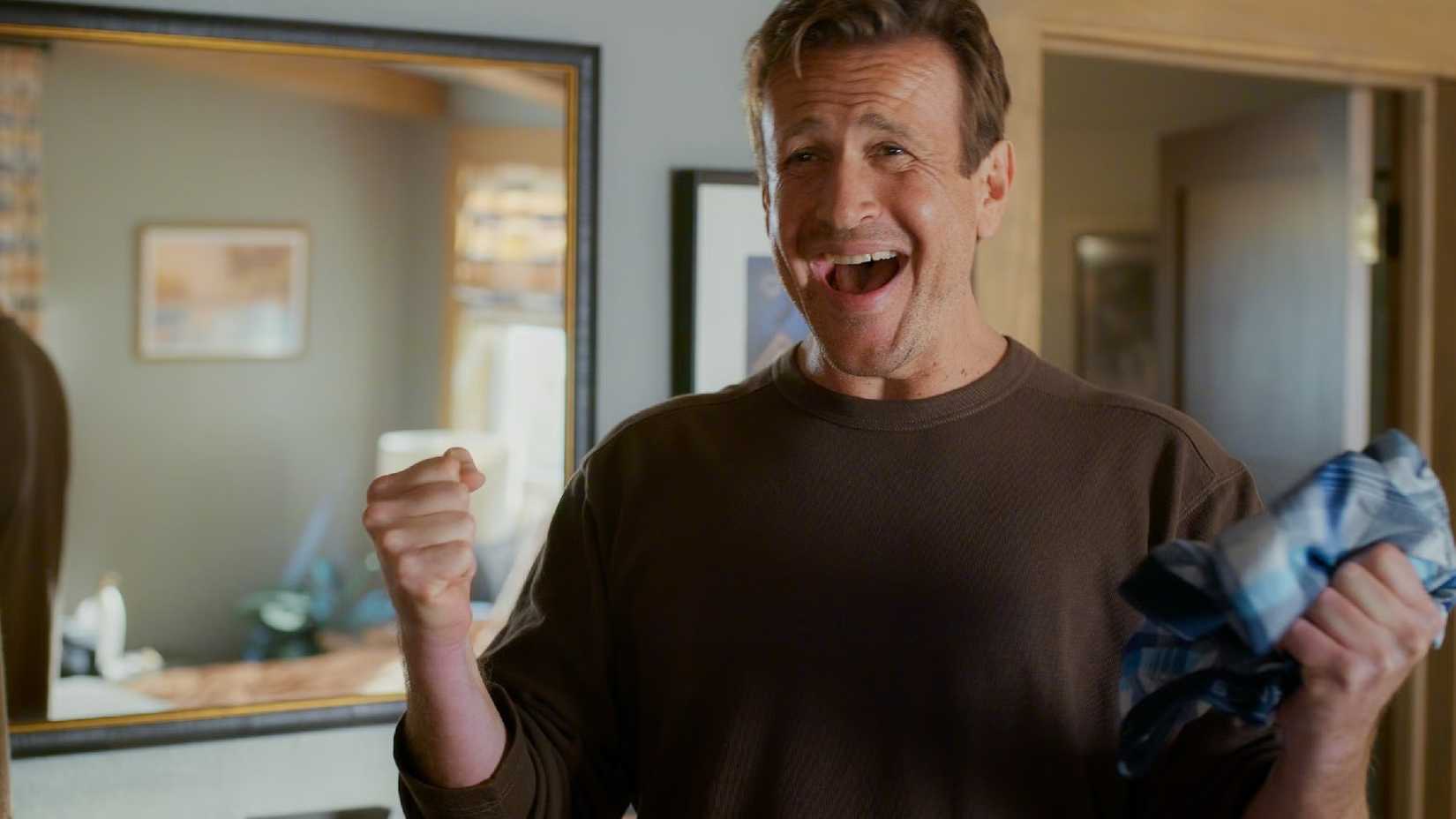 Jason Segel em cena da terceira temporada de Shrinking