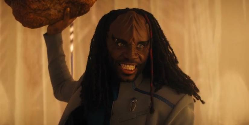 Jay-Den holding a rock in Star Trek: Starfleet Academy.