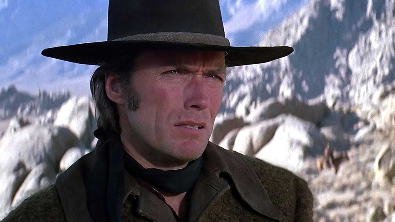 Clint Eastwood schielt wütend in Joe Kidd