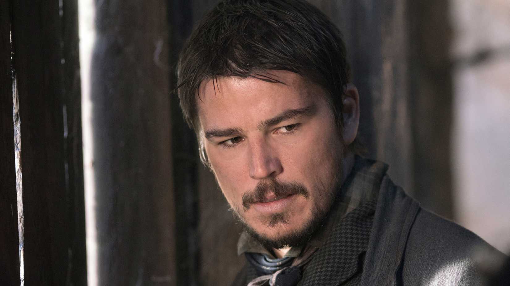 Josh Hartnett apreensivo em Penny Dreadful.