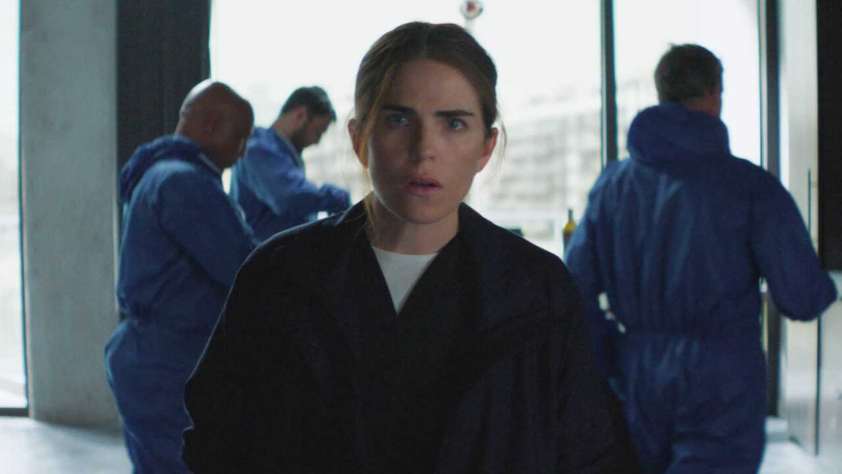 Karla Souza als Lee Reardon in 56 Tagen