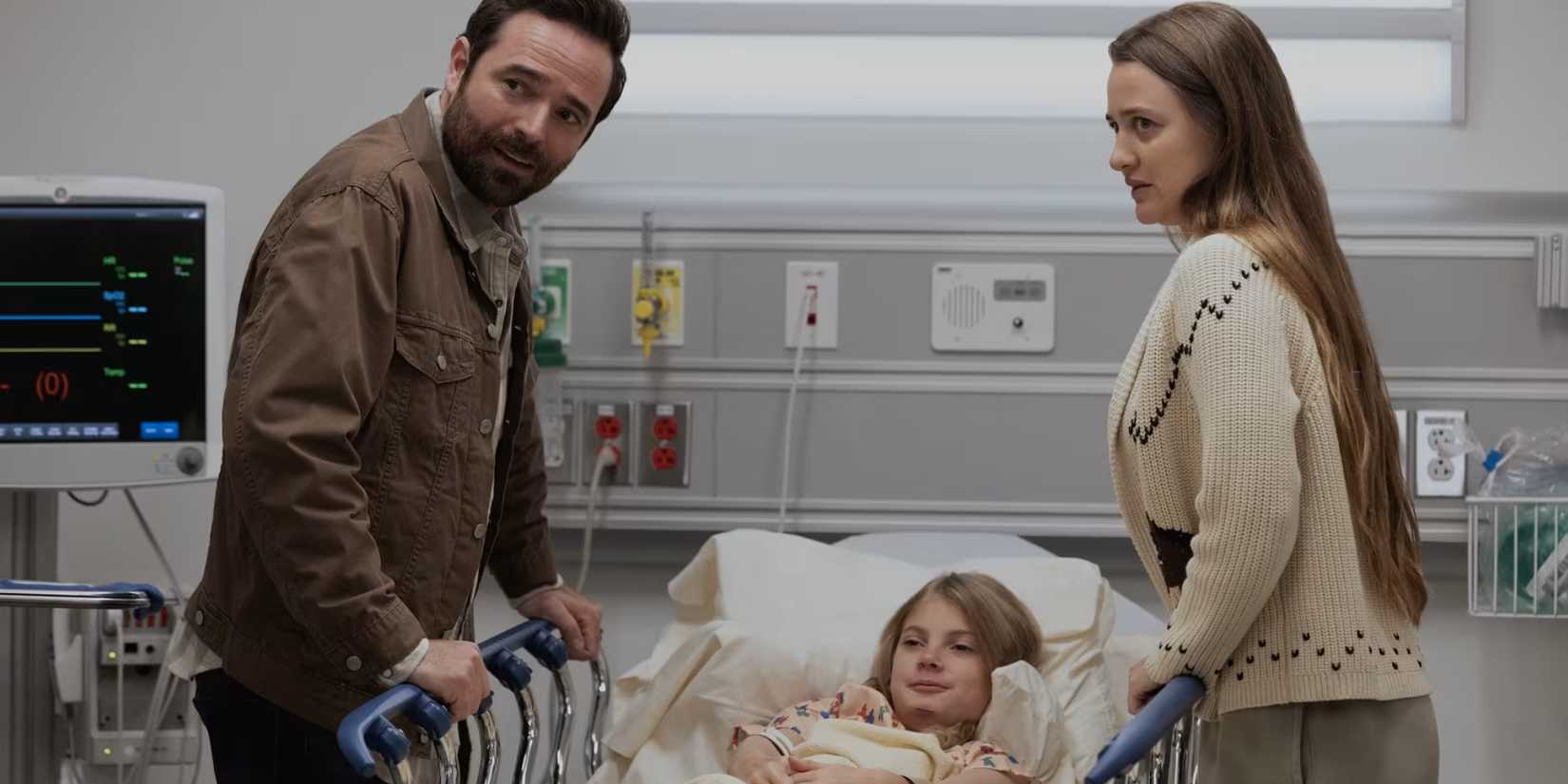 Kylie Connors with her dad in The Pitt season 2