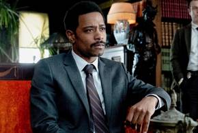 LaKeith Stanfield as Lieutenant Elliott in Knives Out