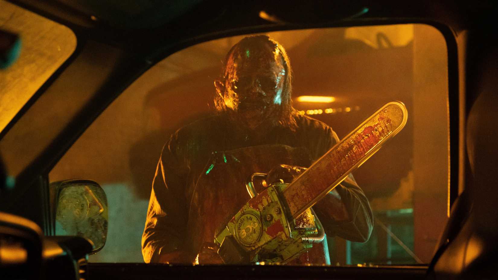 leatherface with a chainsaw in texas chainsaw massacre 2022