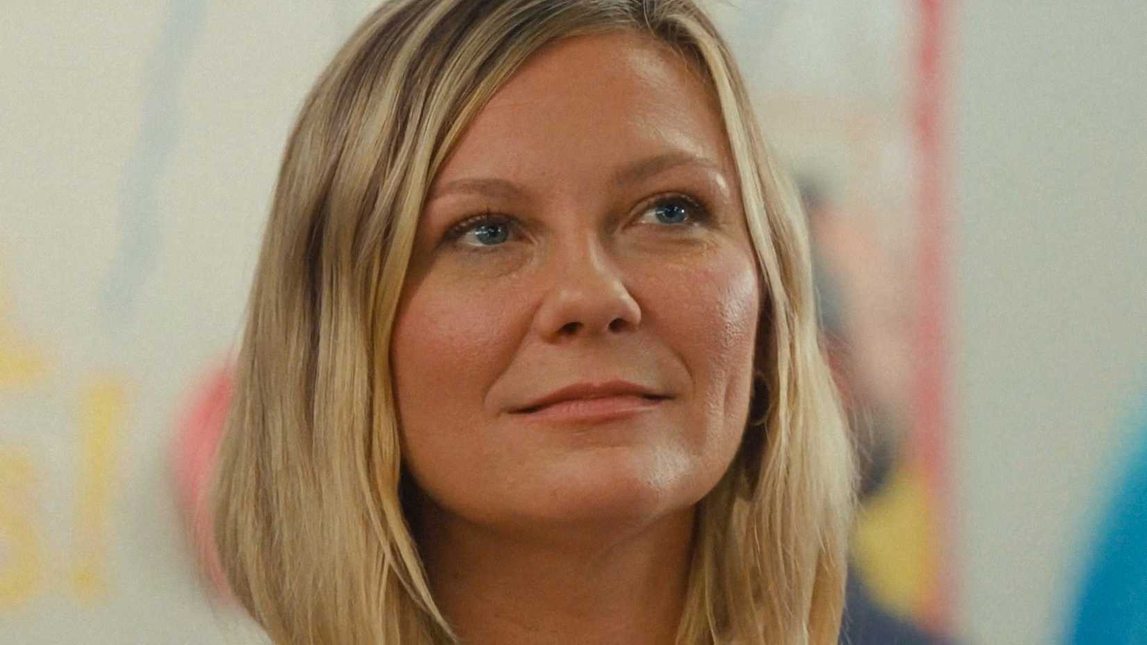 Leigh Wainscott (Kirsten Dunst) mit stolzem Blick in Roofman