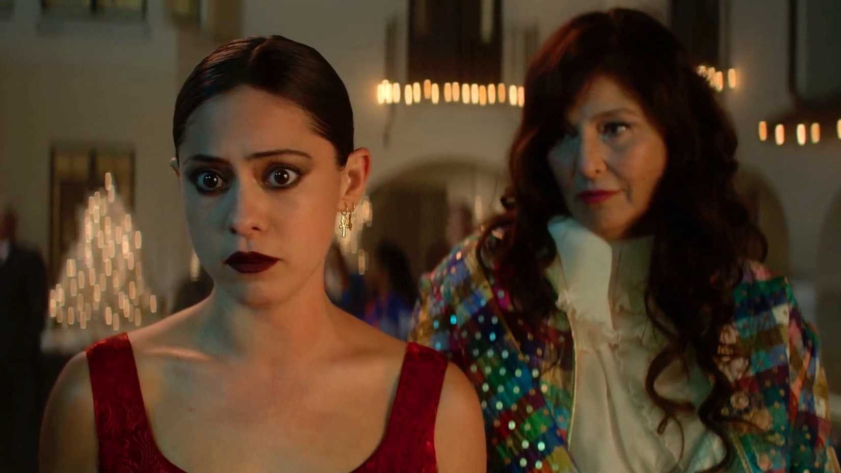 Rosa Salazar e Catherine Keener na minissérie Brand New Cherry Flavor.