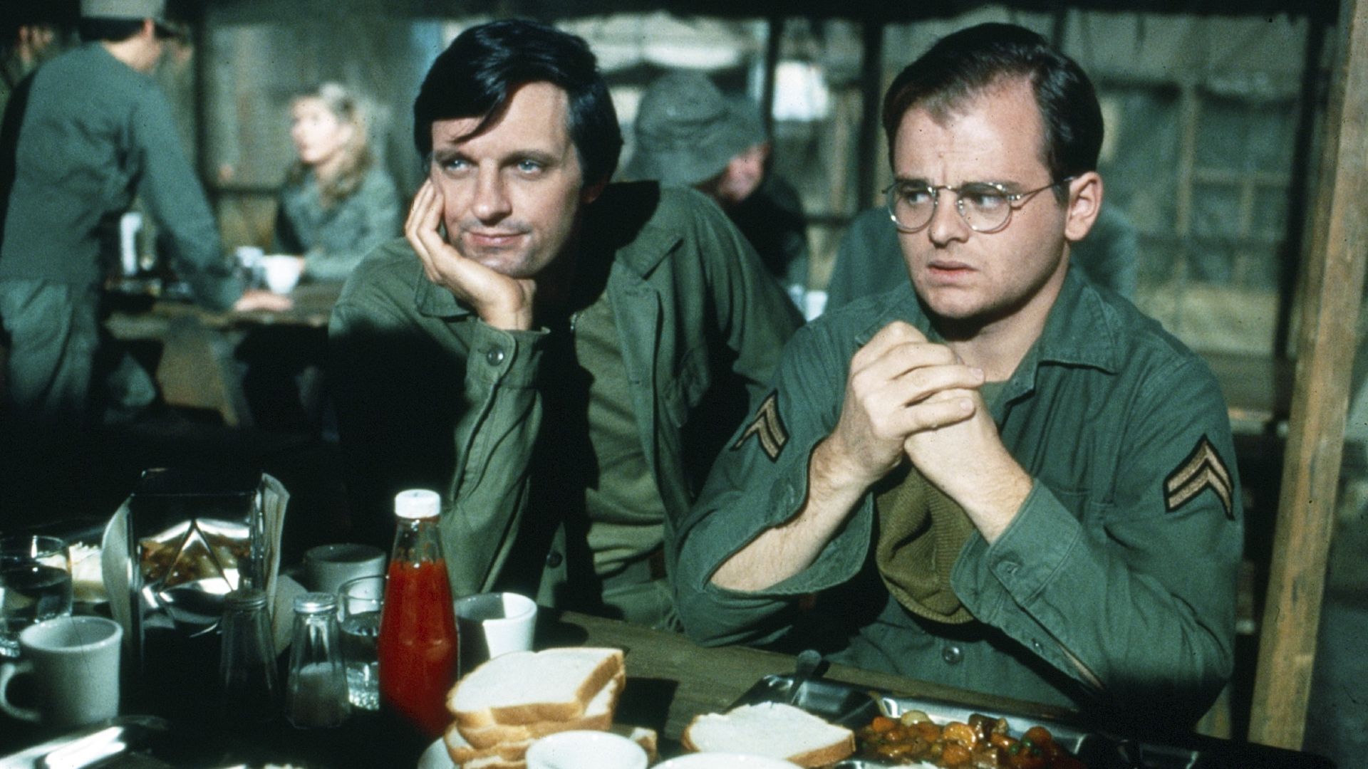 Hawkeye e Radar em M*A*S*H