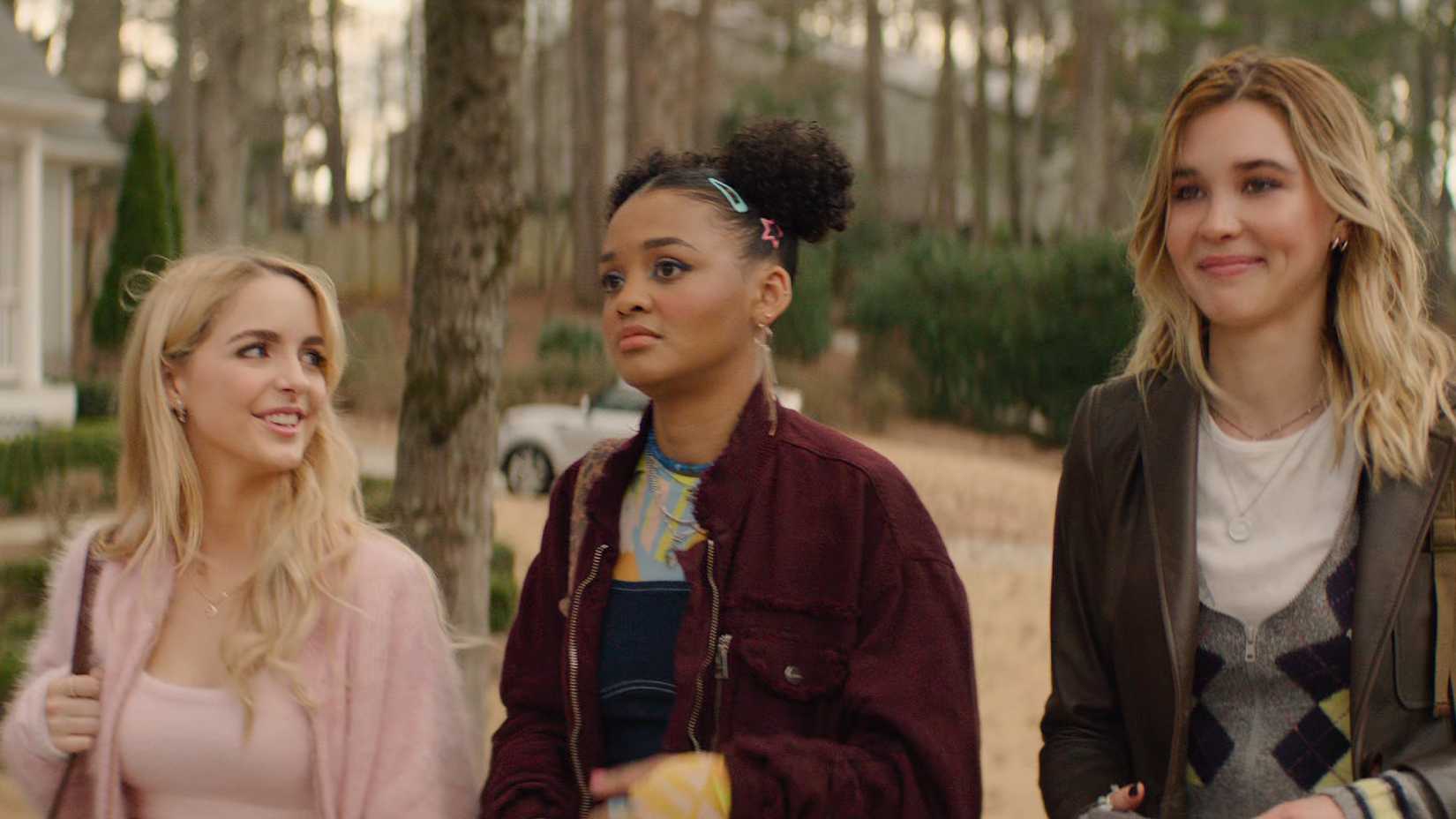 Mckenna Grace, Celeste O'Connor e Isabel May em Scream 7