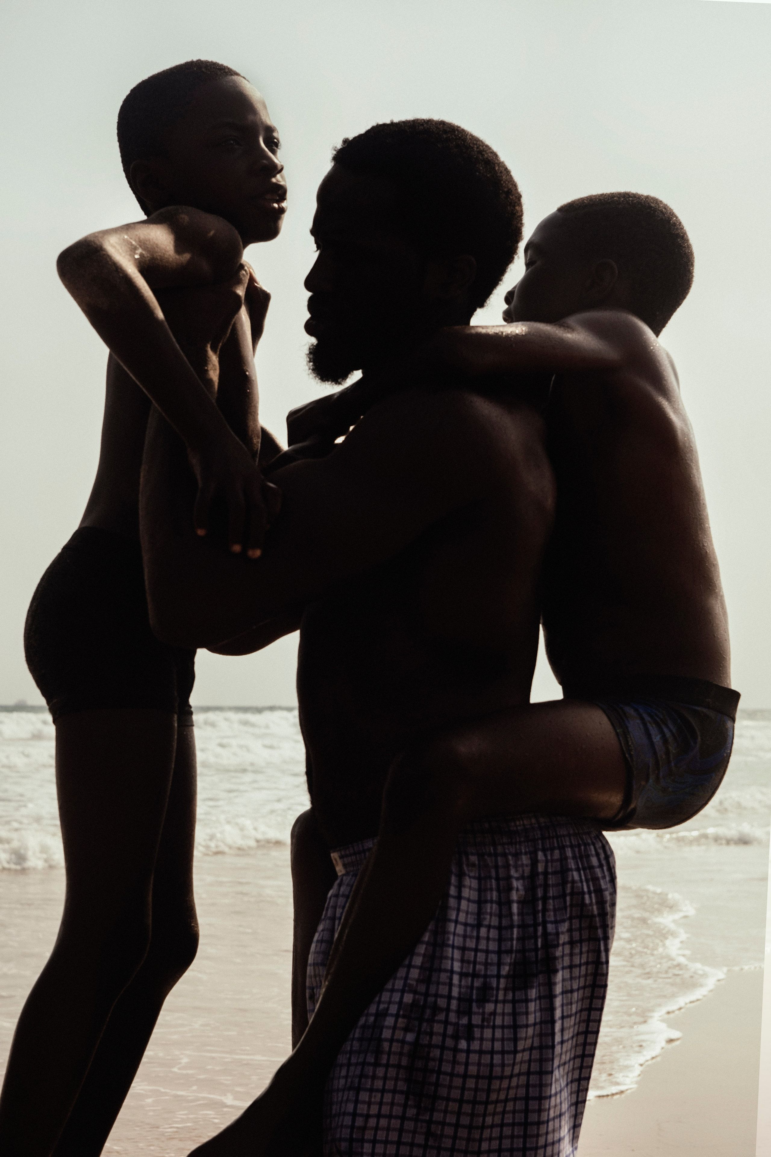 My Father's Shadow Review: Tender Portrait of Patriarchal Love Amidst ...