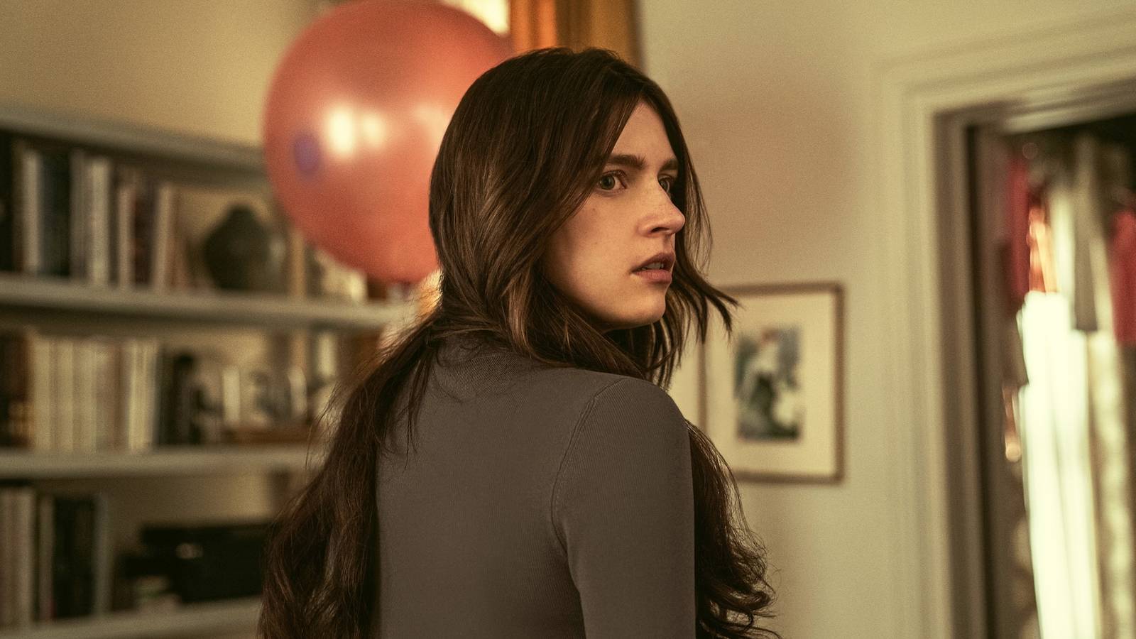 Two iconic directors reveal their thoughts on Shyamalan's spine-tingling series, a chilling tale that left even the masters of horror unsettled.