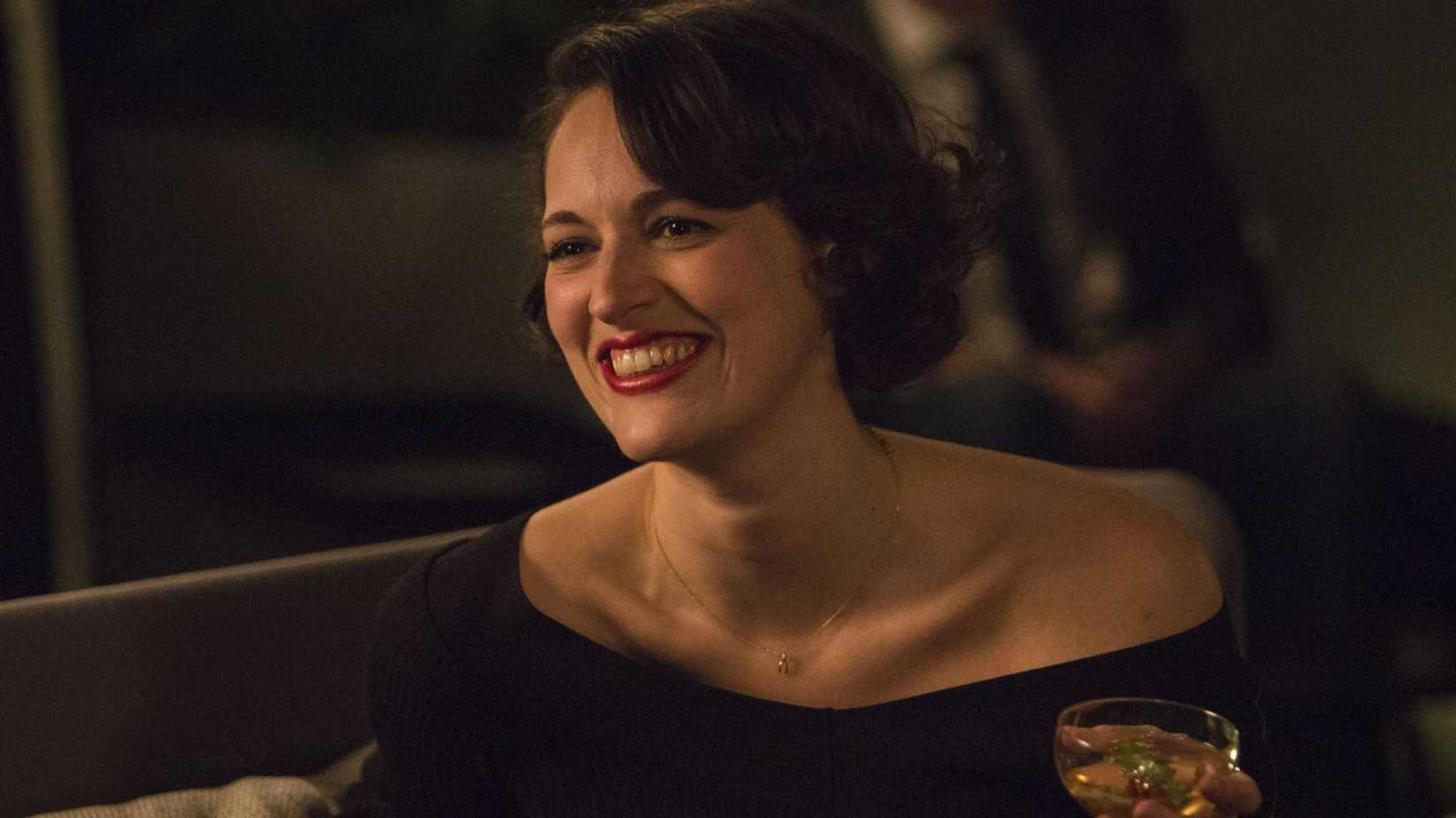 Phoebe Waller-Bridge sorrindo em Fleabag.