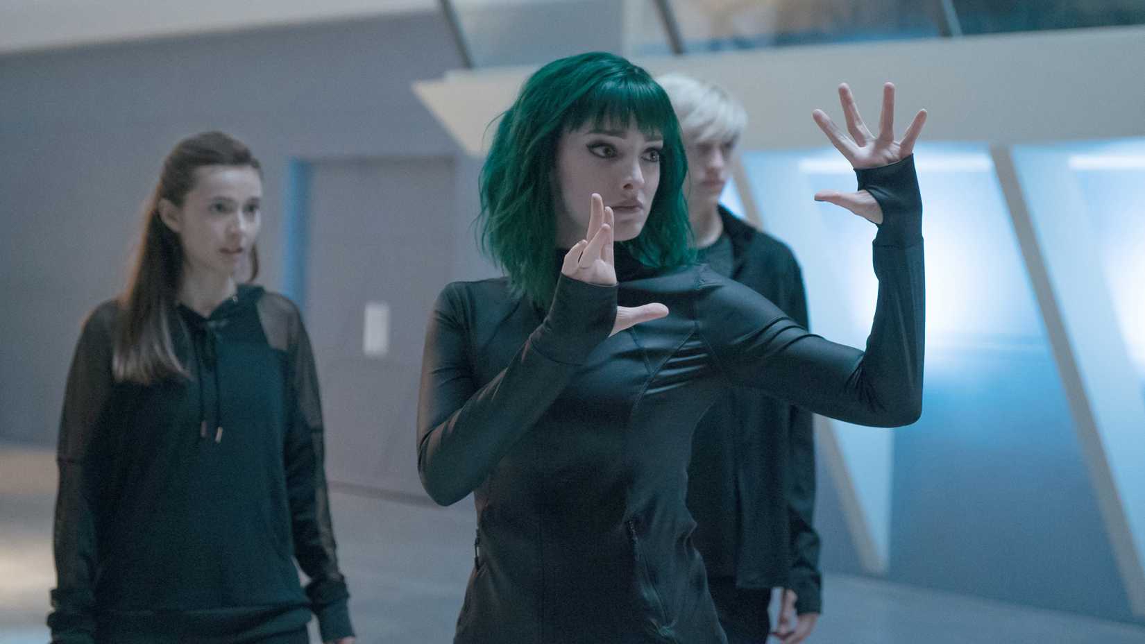 Lorna Dane/Polaris (Emma Dumont) usando seus poderes em The Gifted
