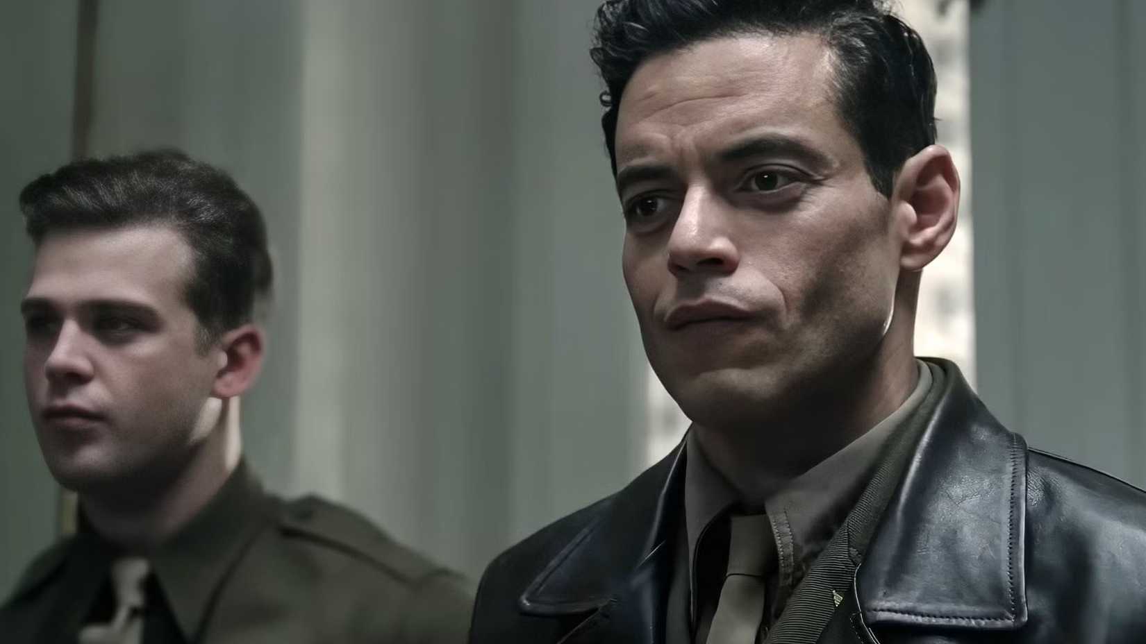 Rami Malek e Leo Woodall em cena do filme Nuremberg