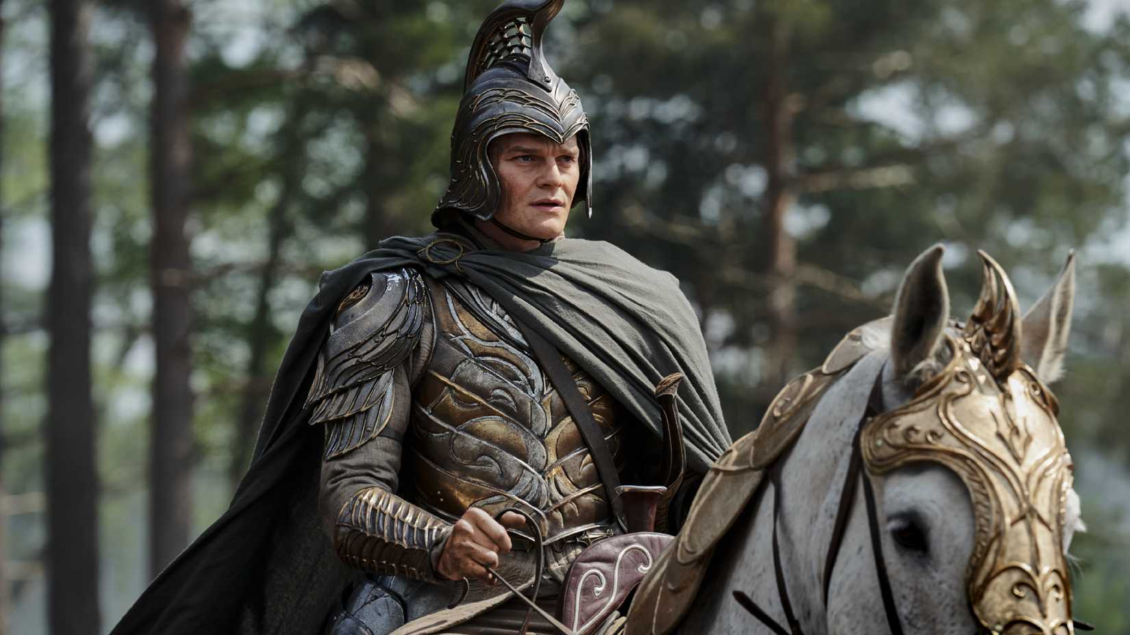 Robert Aramayo como Elrond em O Senhor dos Anéis: Os Anéis de Poder
