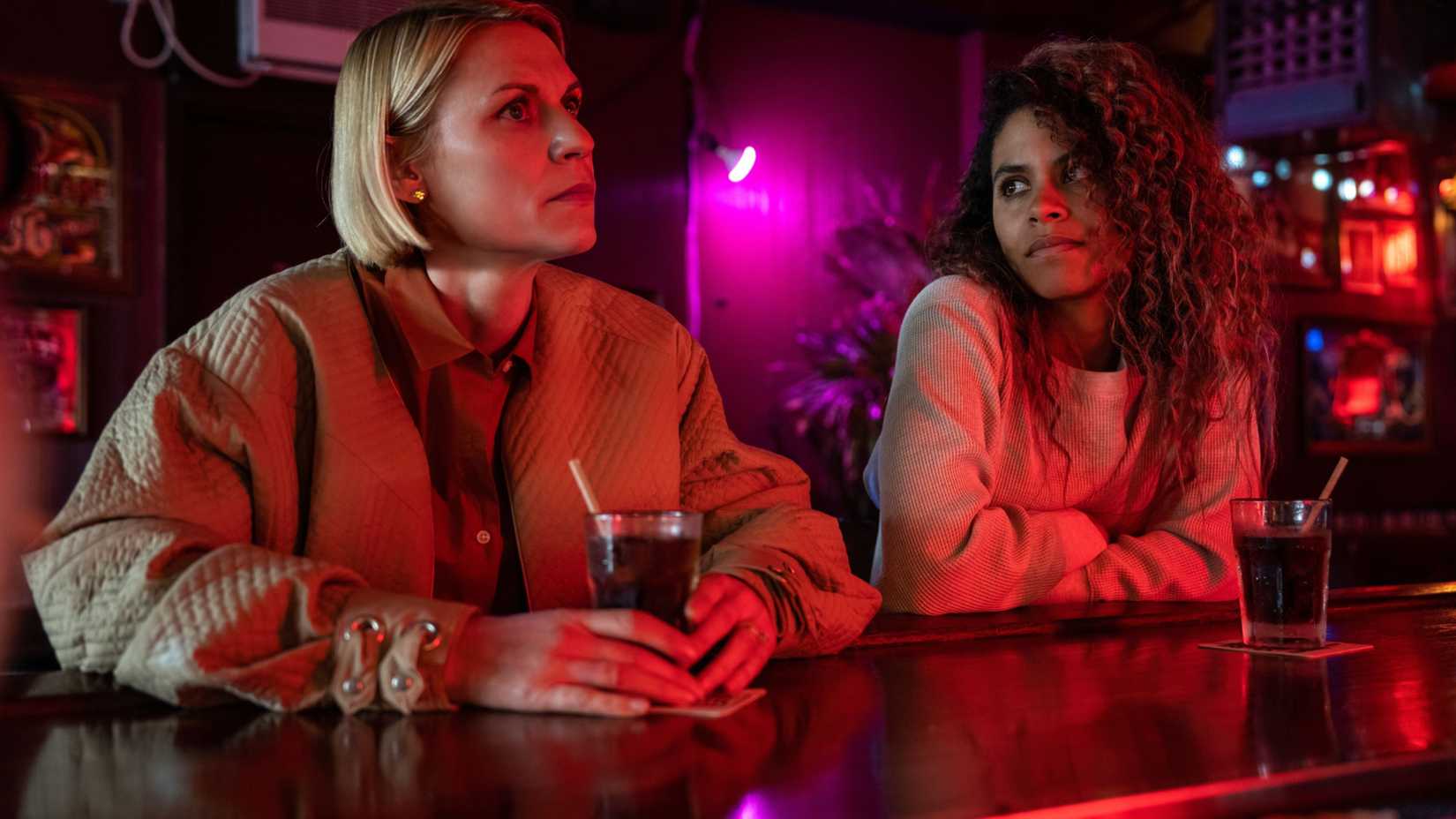 Sam Browne (Claire Danes) e Mel Harmony (Zazie Beetz) em Full Circle