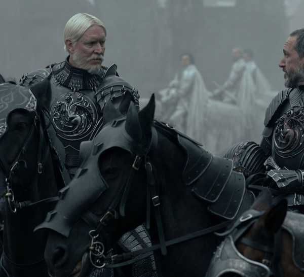 Maekar Targaryen (Sam Spruell) and Baelor (Bertie Carvel) talking to one another in A Knight of the Seven Kingdoms.