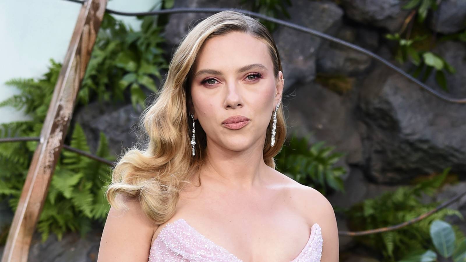 Scarlett Johansson’s 9M Sci-Fi Thriller Is Officially A Netflix Streaming Sensation After Becoming Massive Sleeper Hit Scarlett Johansson’s 9M Sci-Fi Thriller Is Officially A Netflix Streaming Sensation After Becoming Massive Sleeper Hit